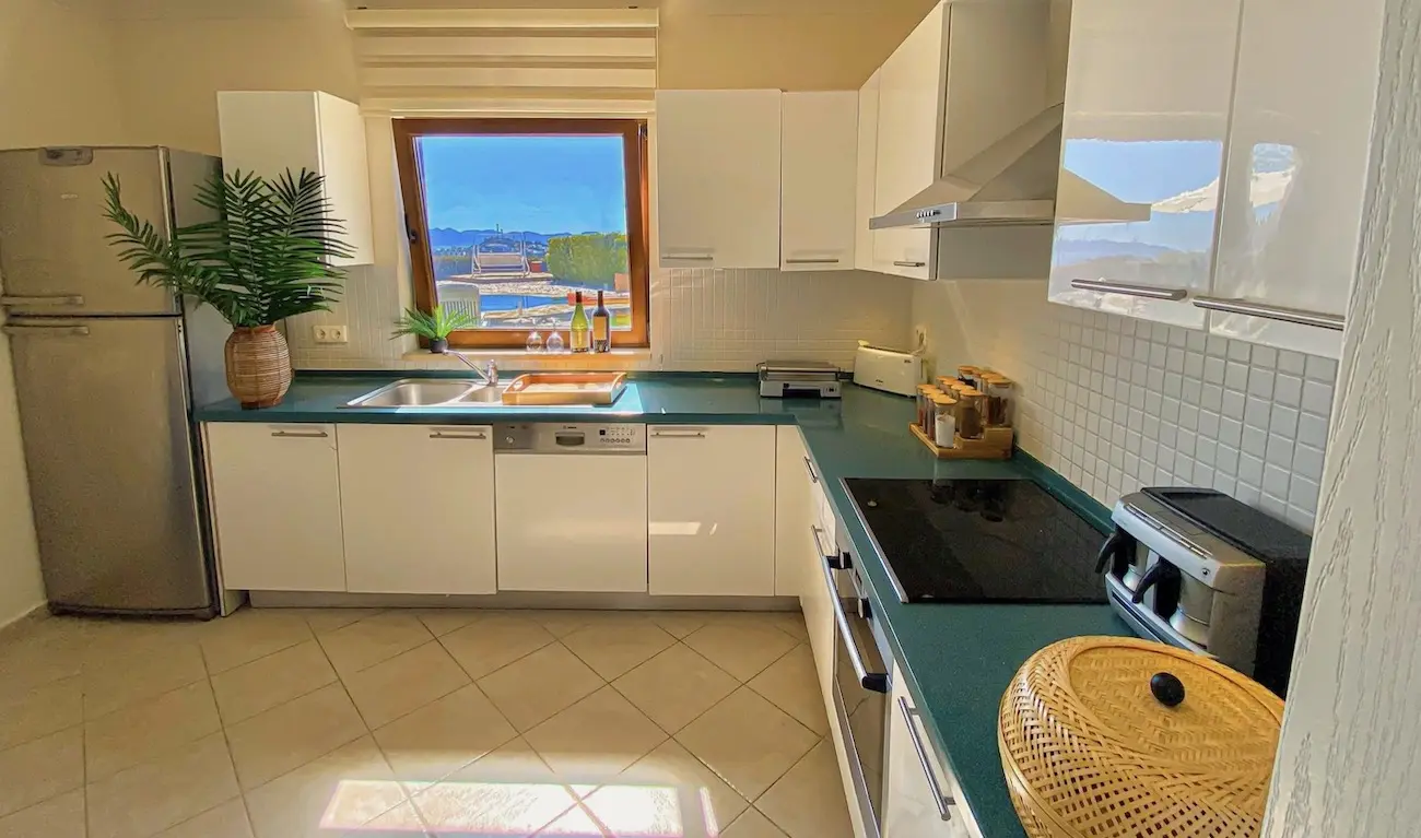 Fitted kitchen